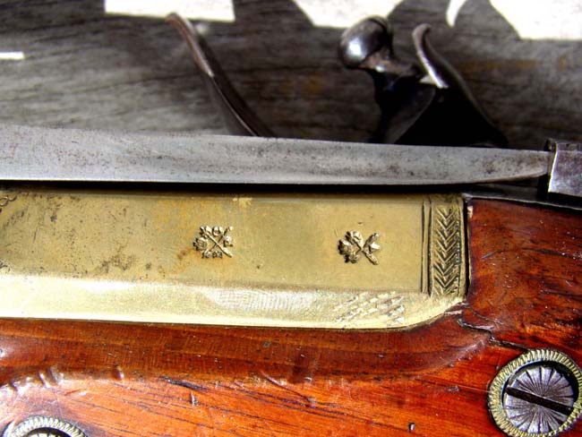 A beautiful 18th century Naval officers' flintlock brass barreled blunderbuss pistol with snap bayonet by James Daniel of Birmingham circa 1780-1790. — image 6